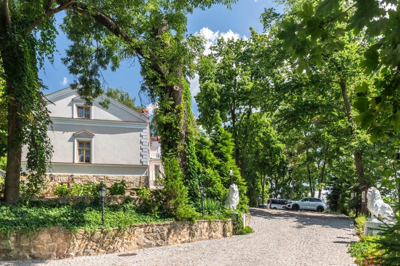 Palac Tarnowskich Hotel & Restauracja & Spa Ostrowiec Świętokrzyski Dış mekan fotoğraf