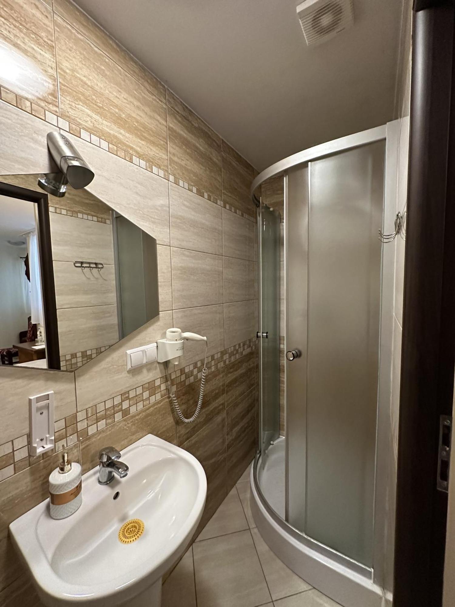 Palac Tarnowskich Hotel & Restauracja & Spa Ostrowiec Świętokrzyski Dış mekan fotoğraf